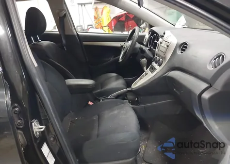 2010 Toyota Matrix S z USA, uszkodzony, nr VIN 2T1LE4EE1AC018475